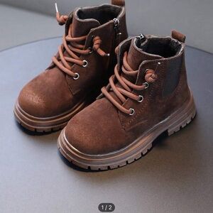 Boys boots